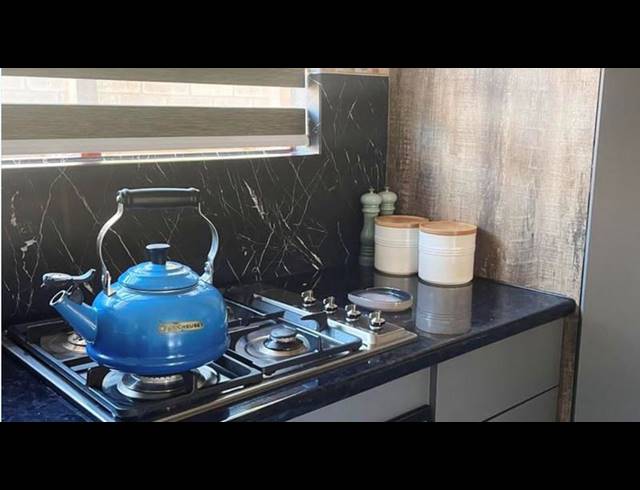 4 BEDROOM HOUSE FOR SALE IN VAN RIEBEECK PARK